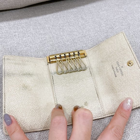 Authentic LOUIS VUITTON 4 KEYS KEYBAG - Picture 3 of 10